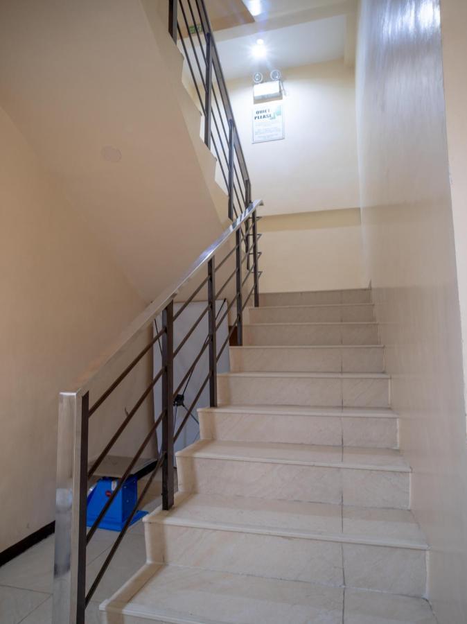OYO 697 Obrero Suites Davao Exterior foto