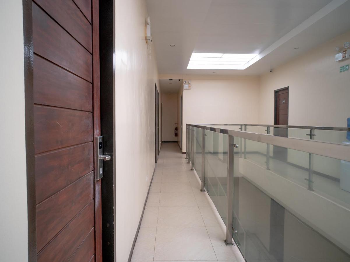 OYO 697 Obrero Suites Davao Exterior foto